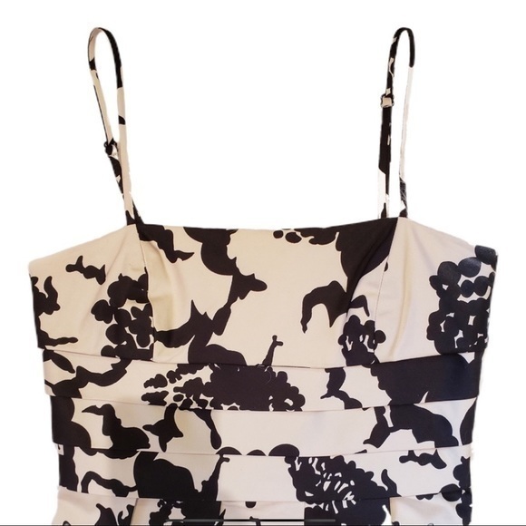 Nine West Spaghetti Strap Floral‎ Dress w/pleats - Picture 9 of 9